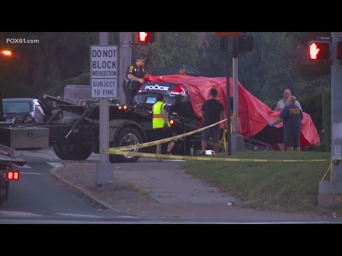 Hartford police officer killed, another injured in crash