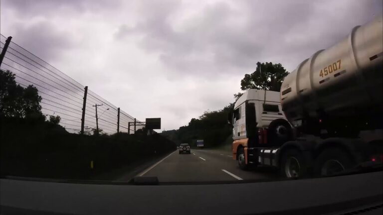 Vídeo time lapse do trajeto Bertioga x São Paulo pela estrada